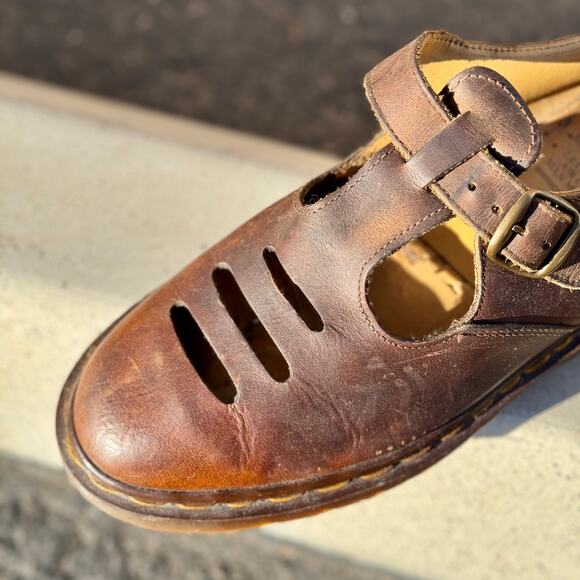 Vintage Made in Englang Dr. Martens Brown Leather Cut Out Mary Janes Size 7 - Picture 2 of 9